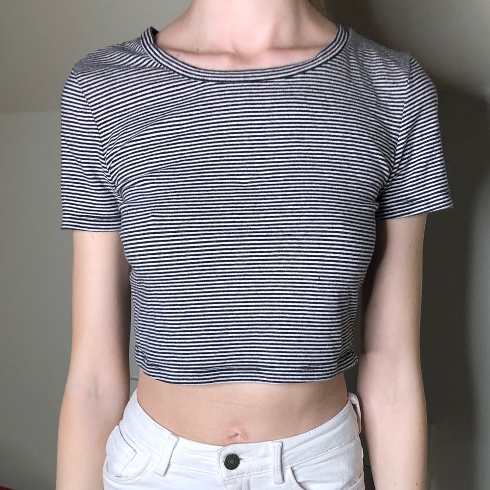 Striped short sleeve crop top